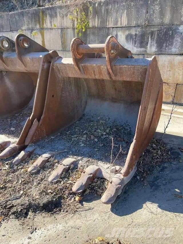 Komatsu PC 400 Kāpurķēžu ekskavatori