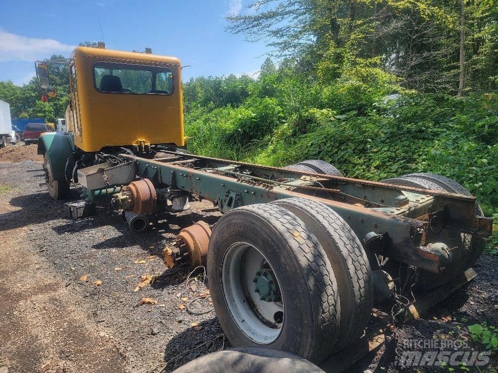 Peterbilt 357 Pašizgāzējs