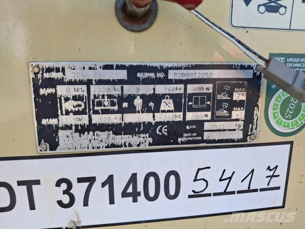 JLG 3246ES Šķerveida pacēlāji