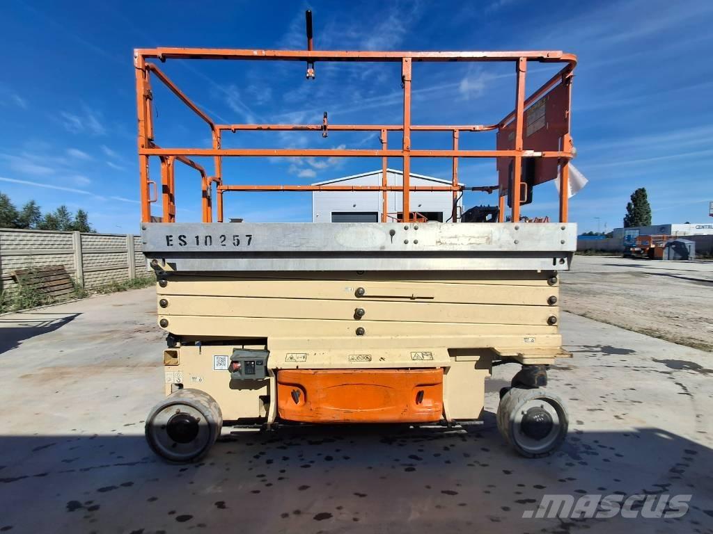JLG 3246ES Šķerveida pacēlāji