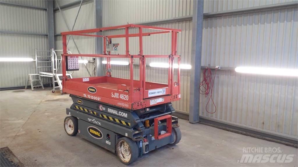 SkyJack SJIII4620 Šķerveida pacēlāji