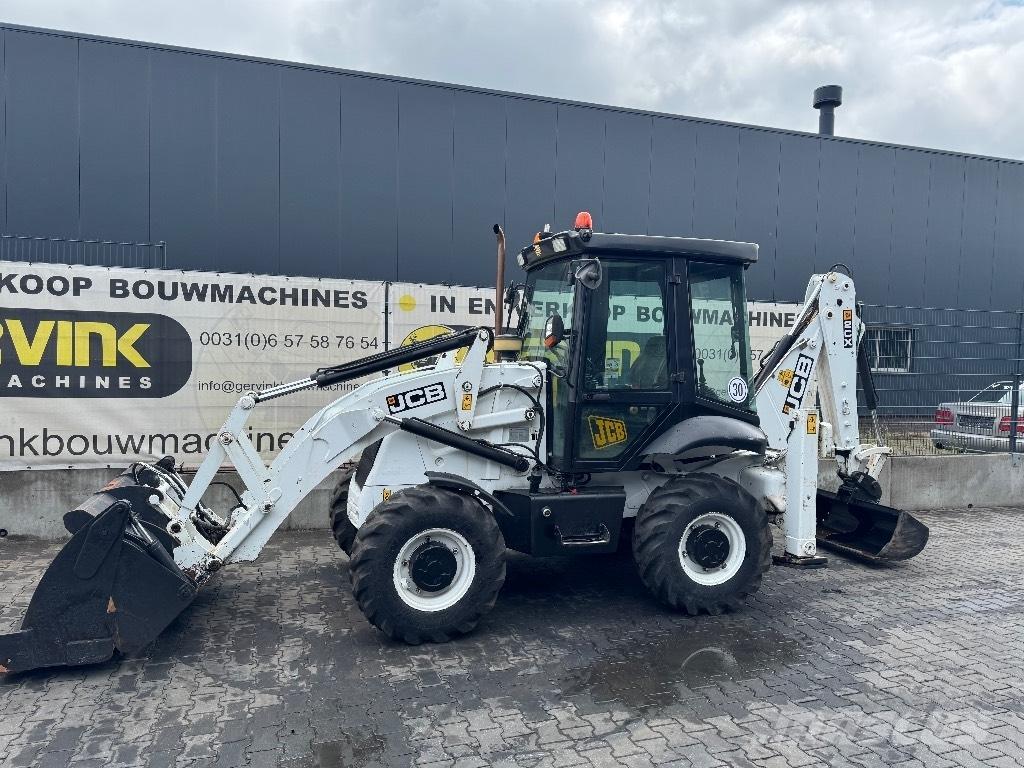 JCB 2 CX Ekskavatori-iekrāvēji