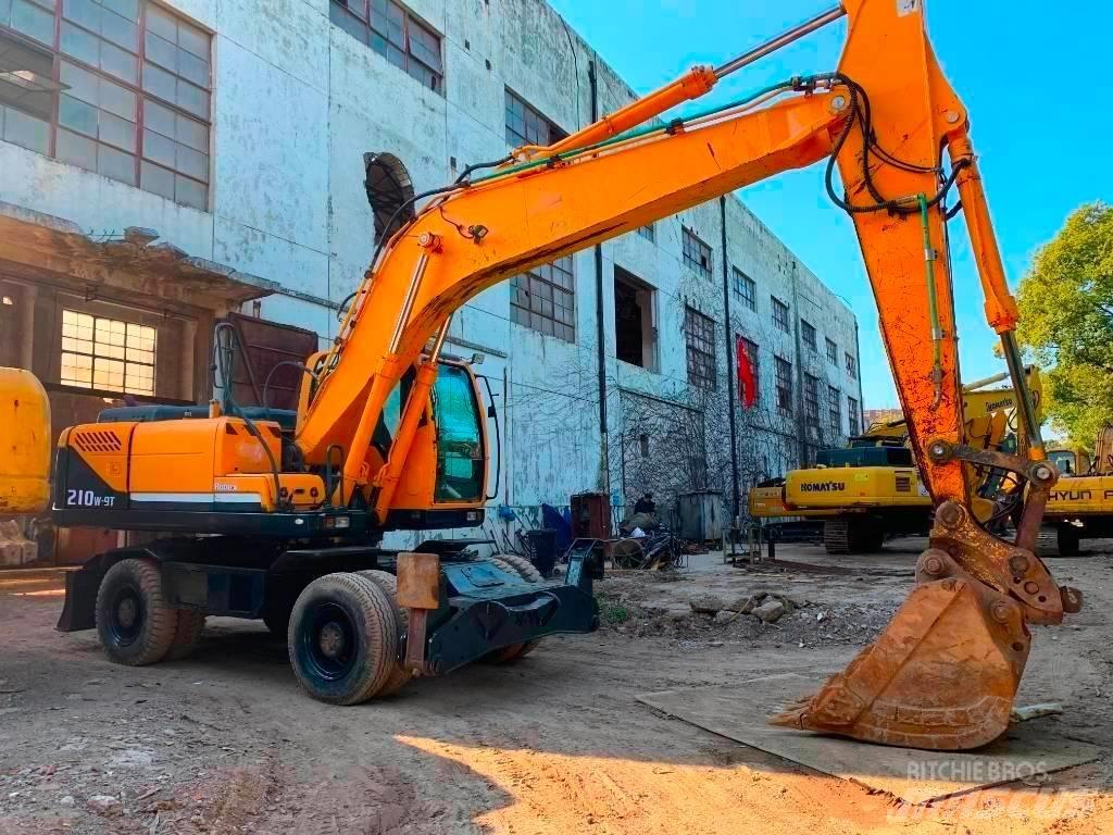 Hyundai R210W-9T Kāpurķēžu ekskavatori