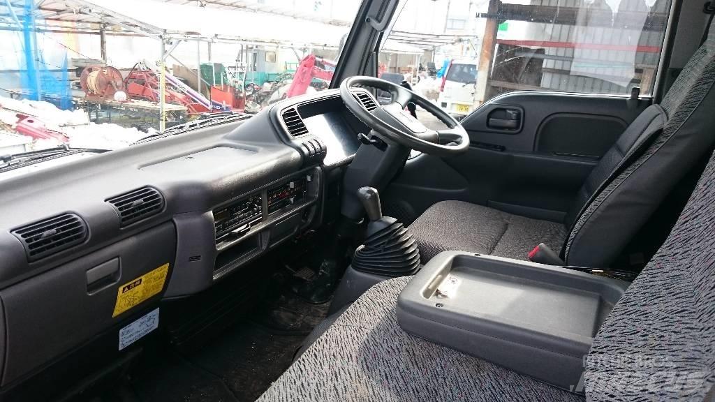 Isuzu KC-NKR66ED Pašizgāzējs