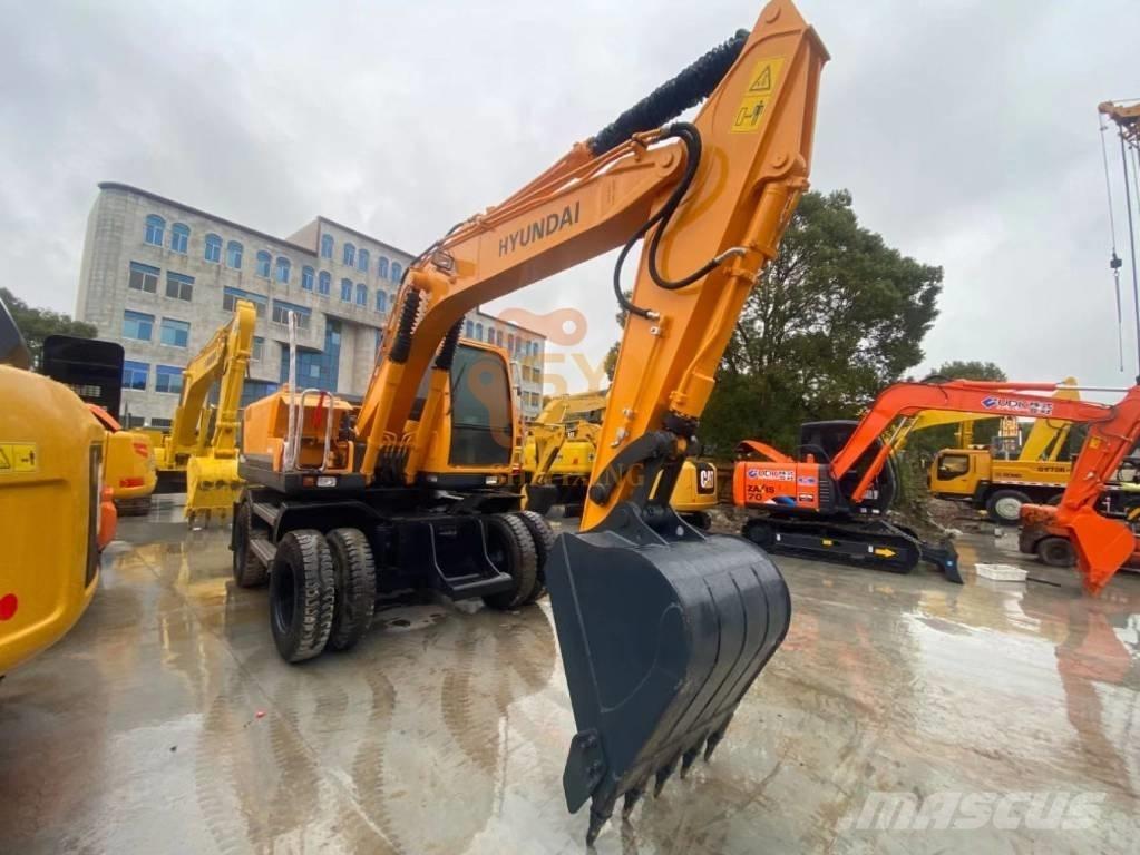 Hyundai 150W -7 Ekskavatori uz riteņiem