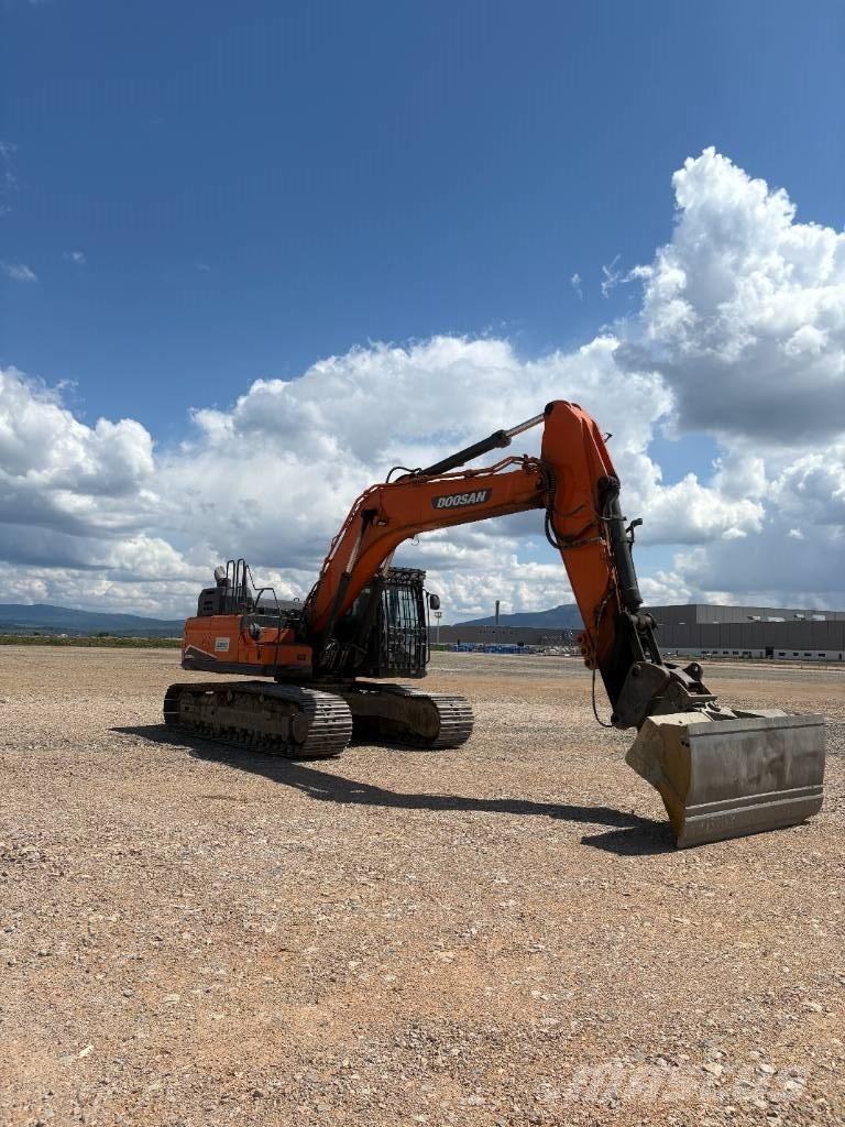 Doosan DX 300 LC-5 Kāpurķēžu ekskavatori
