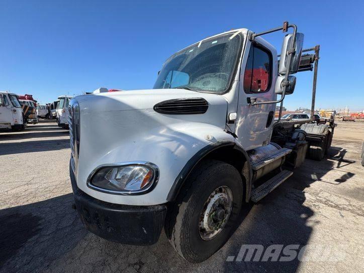 Freightliner M2 Kabeļu pacēlājs nomontējamām kravas mašīnām