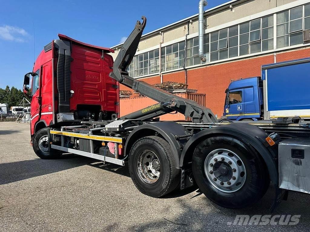 Volvo FH500 Treileri ar āķi