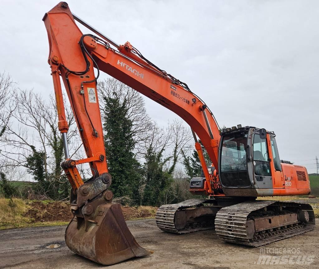 Hitachi ZX 200-1 A/C Kāpurķēžu ekskavatori