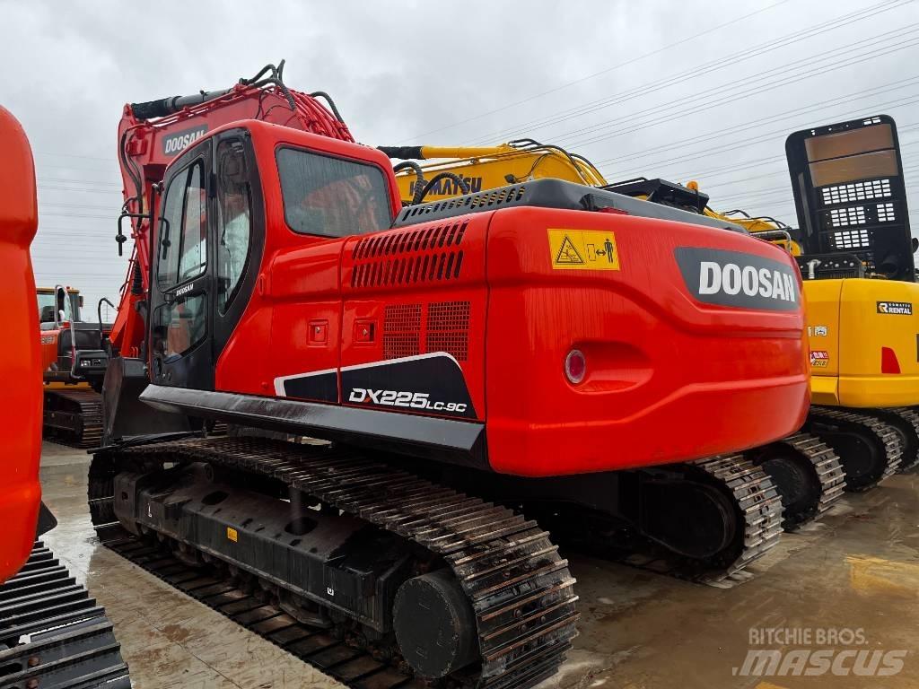 Doosan DX 225 LC-9 Kāpurķēžu ekskavatori