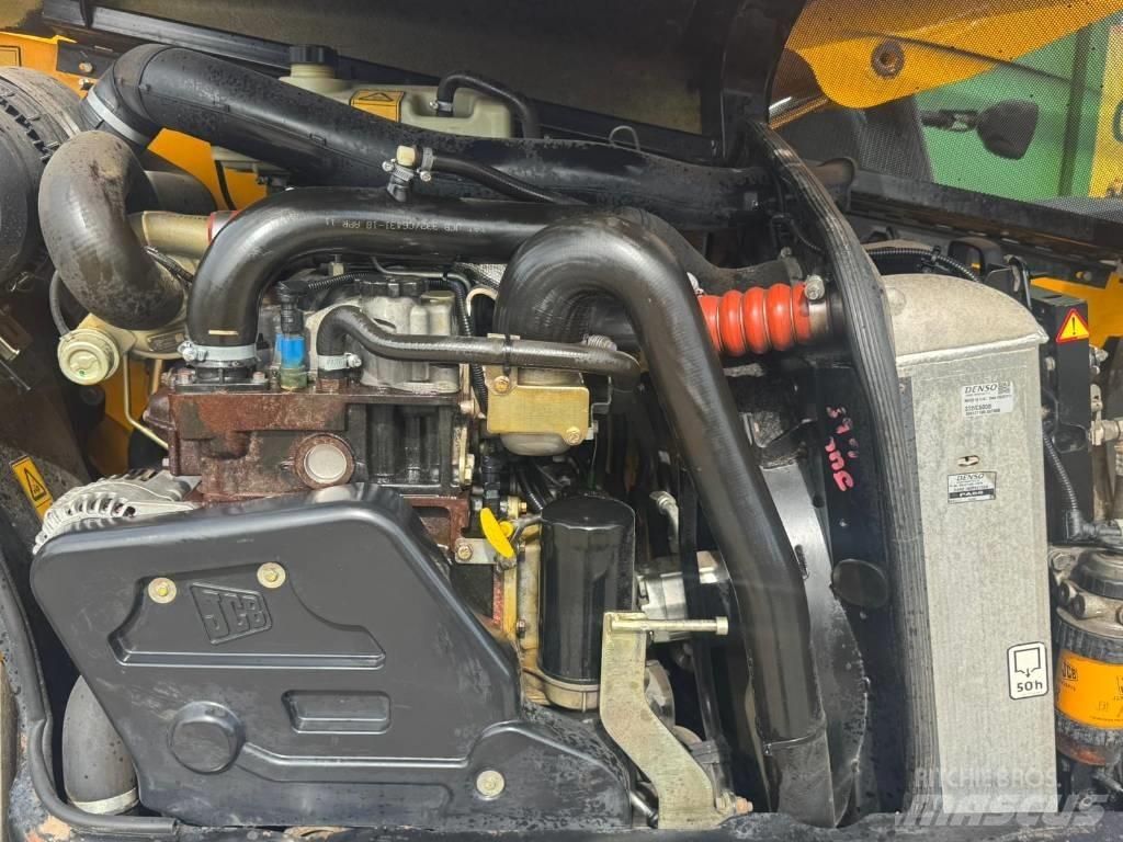 JCB 526-56 Agri Lauksaimniecības pacēlāji