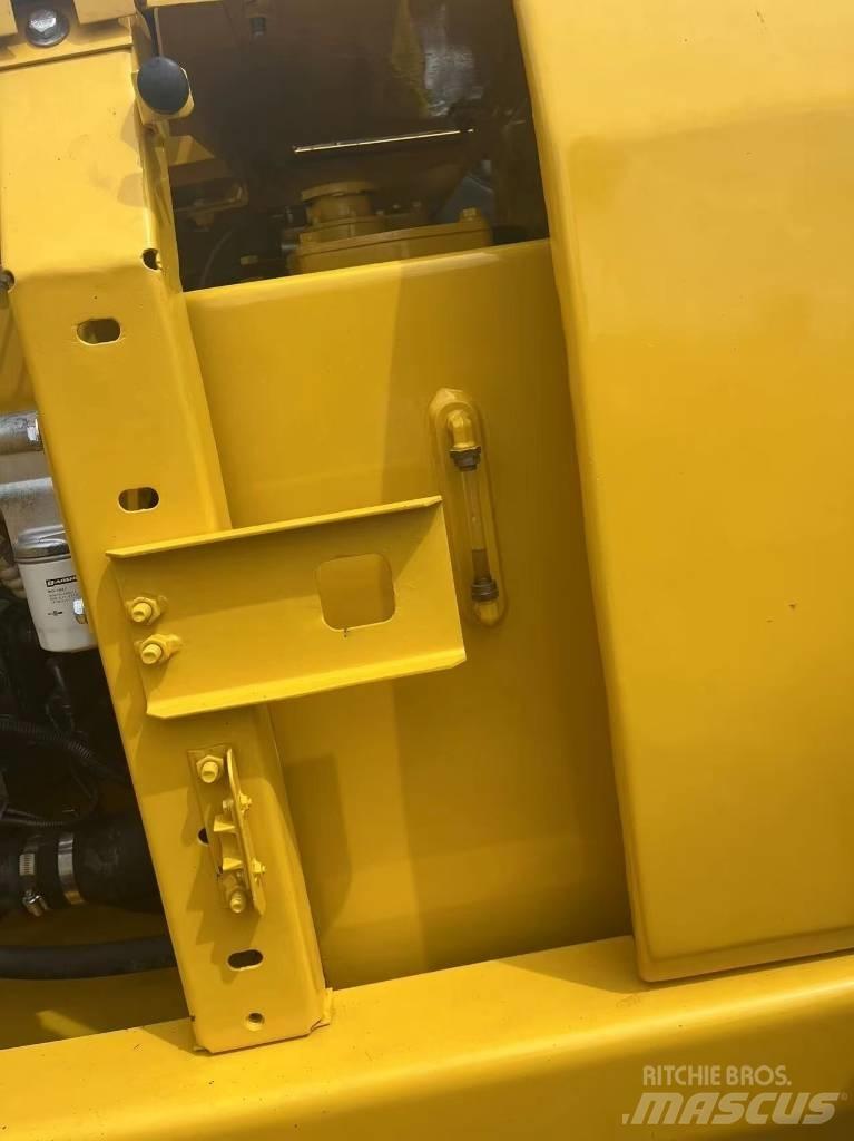 Komatsu PC 130 Vidēja lieluma ekskavatori 7 t - 12 t