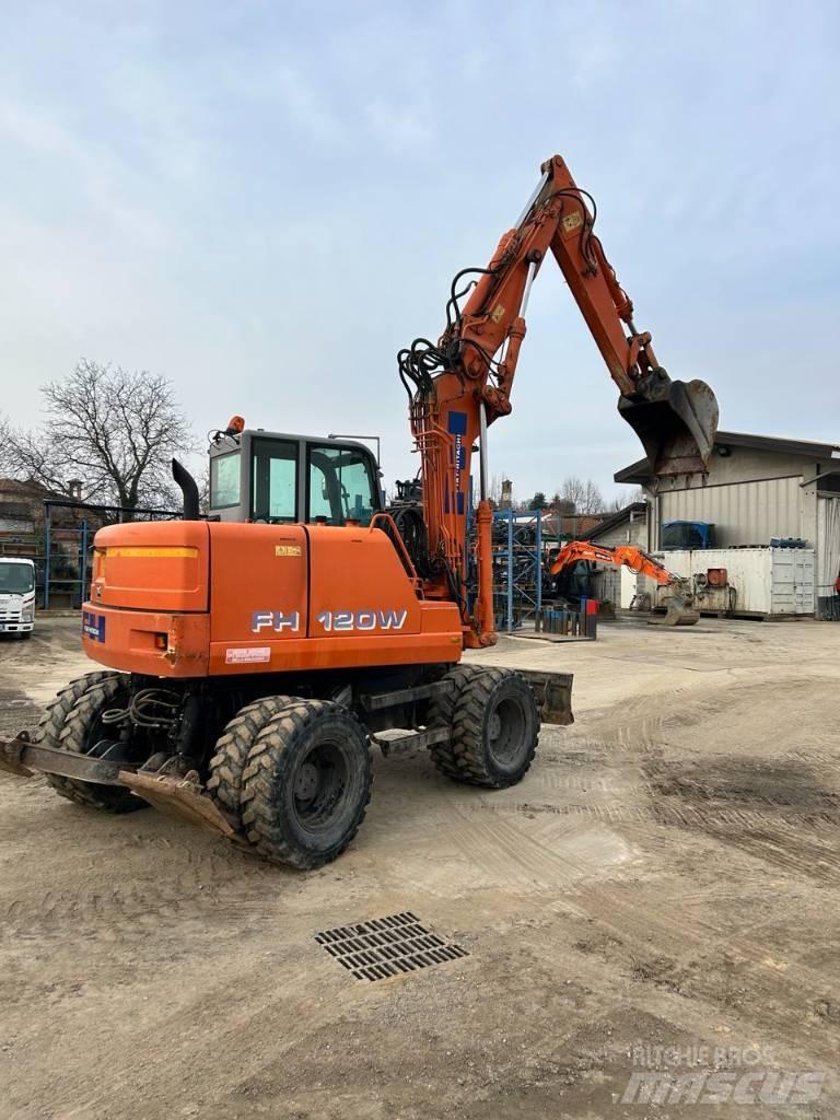 Fiat-Hitachi fh 120 Ekskavatori uz riteņiem