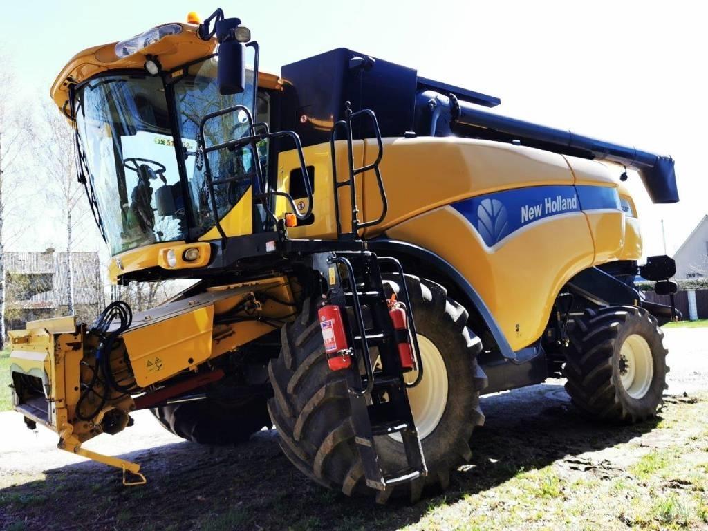 New Holland CX 8090 Ražas novākšanas kombaini