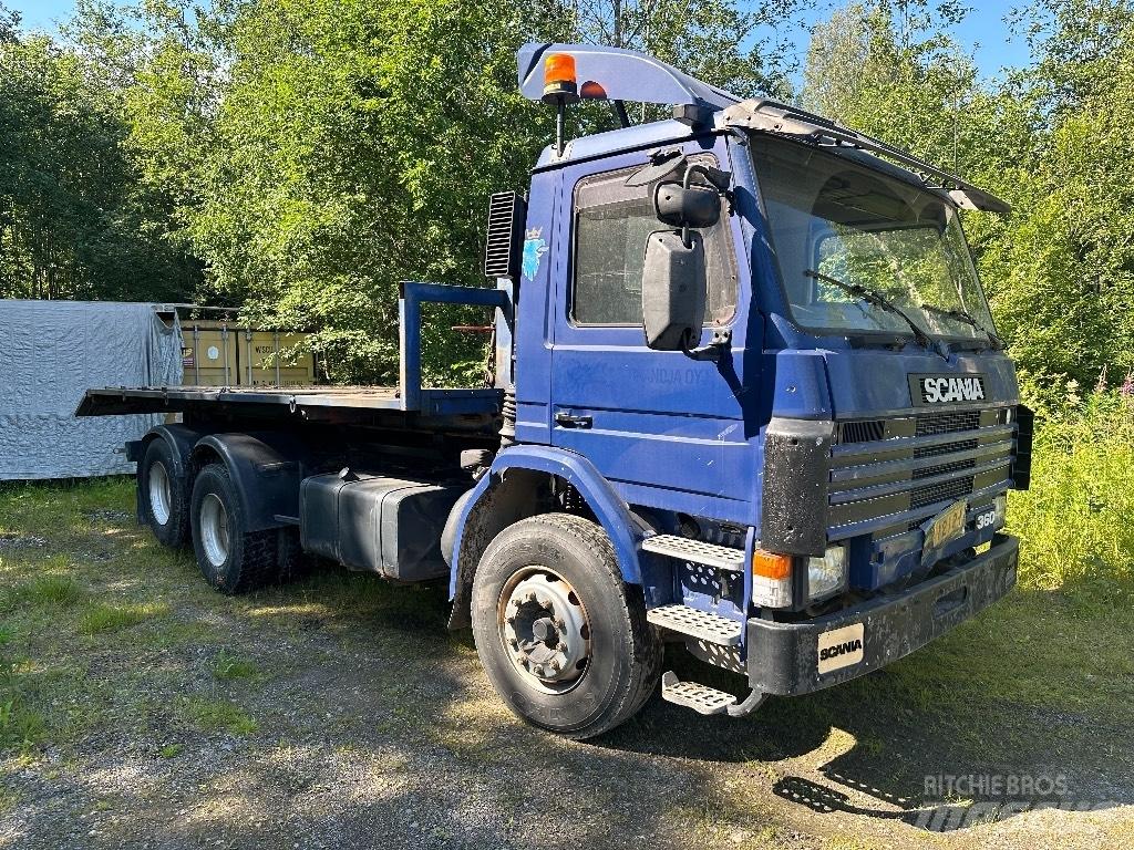 Scania 113 Treileri ar āķi
