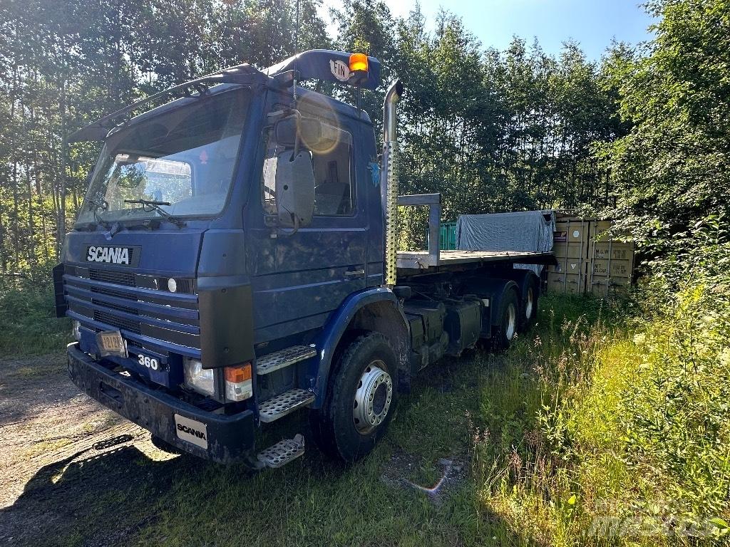 Scania 113 Treileri ar āķi