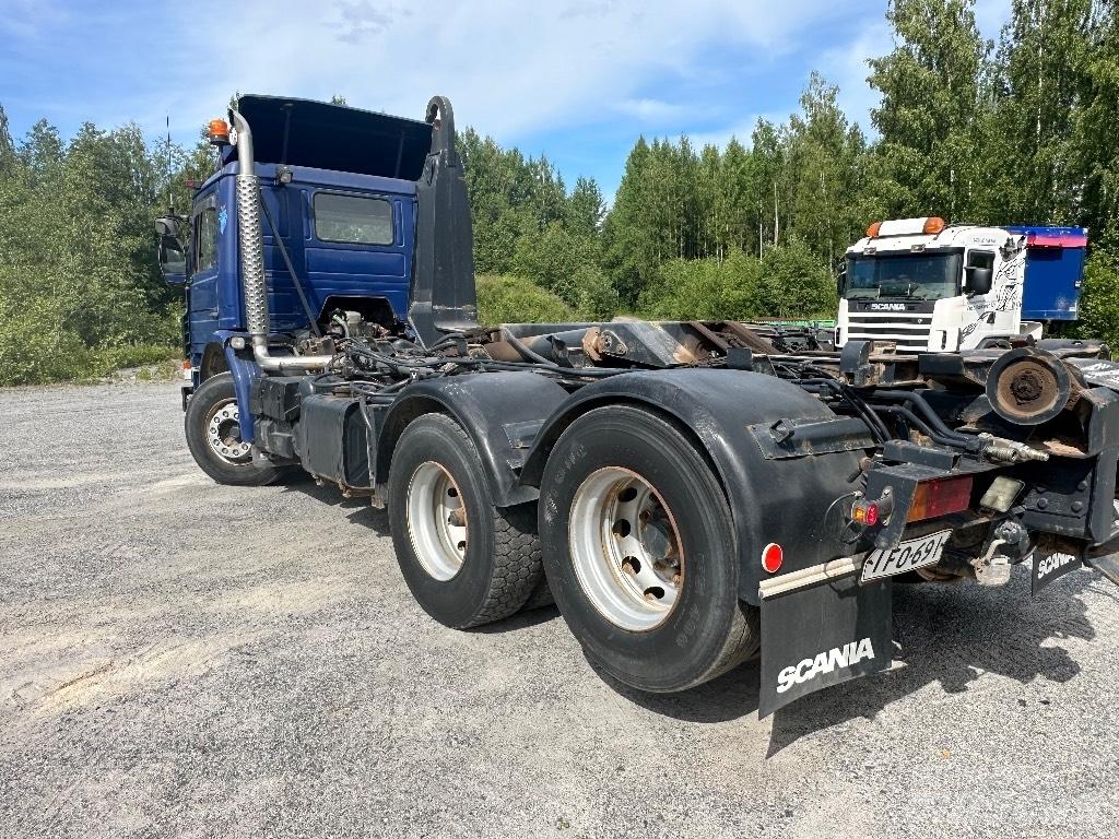 Scania 113 Treileri ar āķi