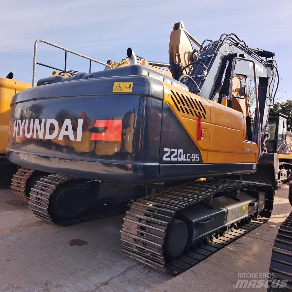 Hyundai 220LC -9S Kāpurķēžu ekskavatori
