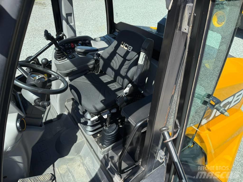 JCB TM 320 Lauksaimniecības pacēlāji