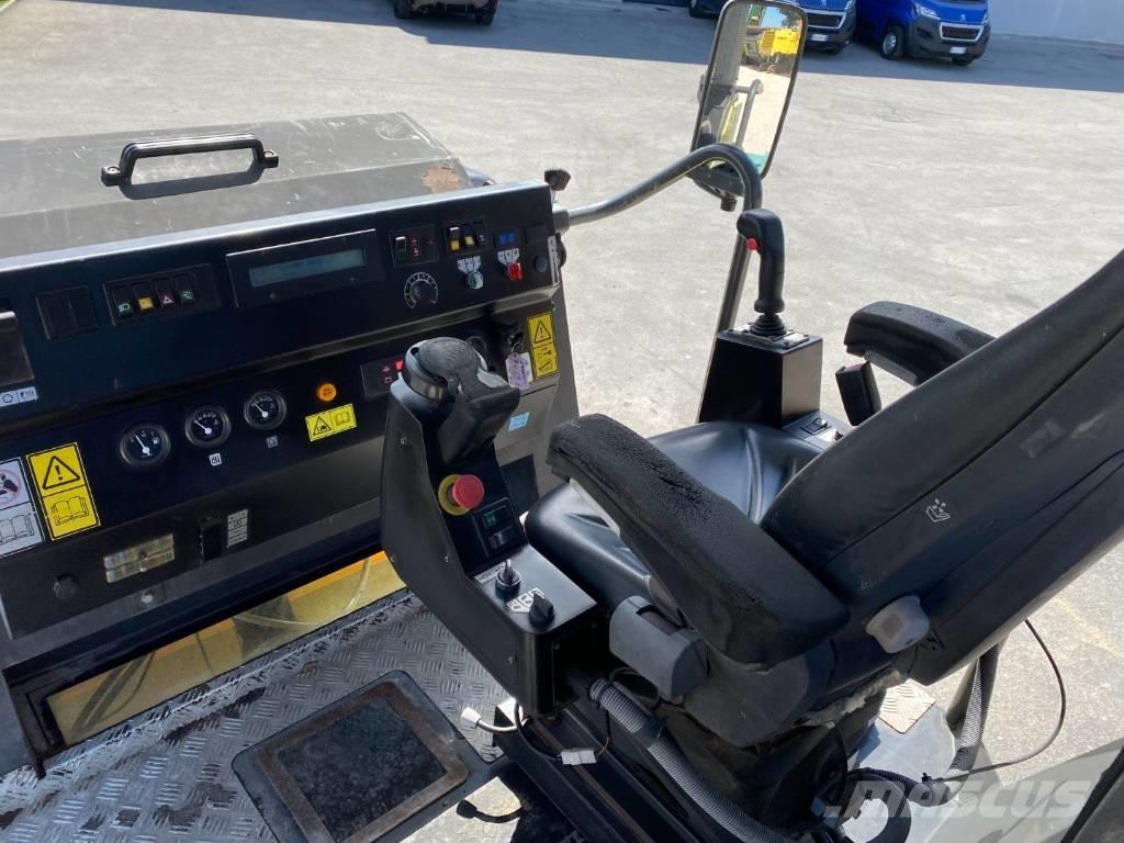 Ammann AV 85-2 Divvalču grunts veltņi