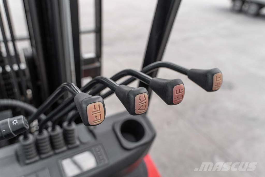 Manitou MI 30 D Tehnika ar dīzeļa dzinēju