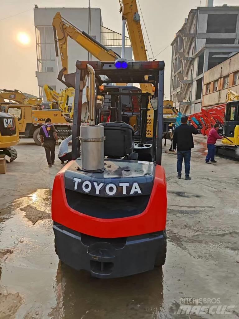 Toyota 8 FD 30 Tehnika ar dīzeļa dzinēju