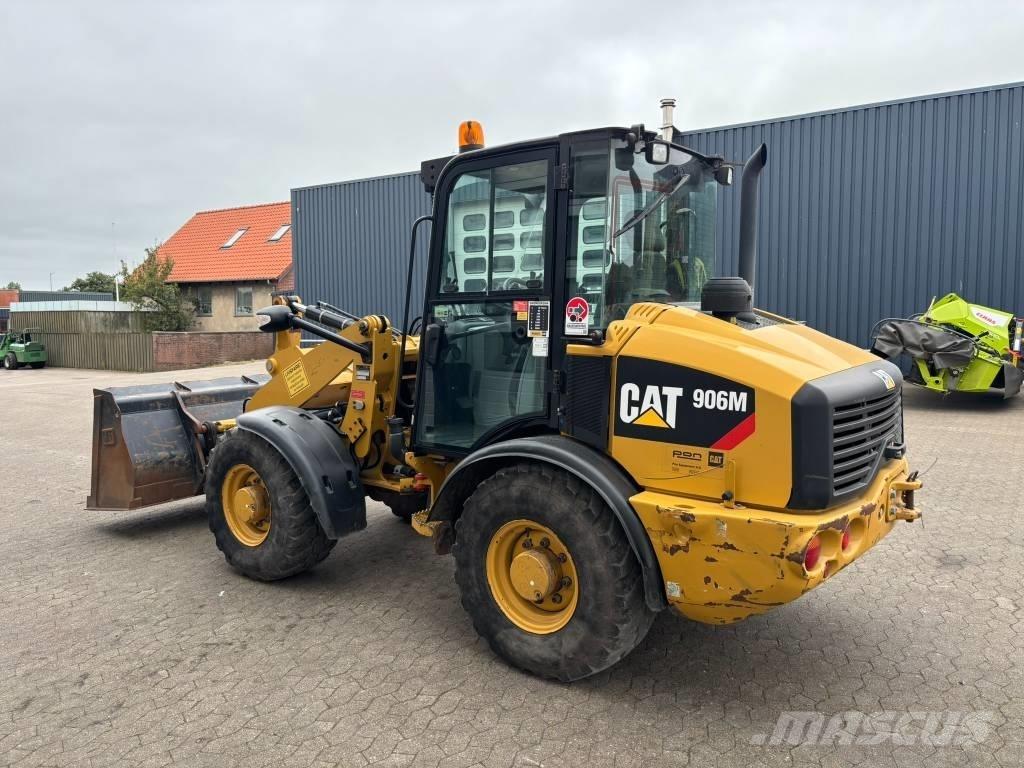 CAT 906 M Iekrāvēji uz riteņiem