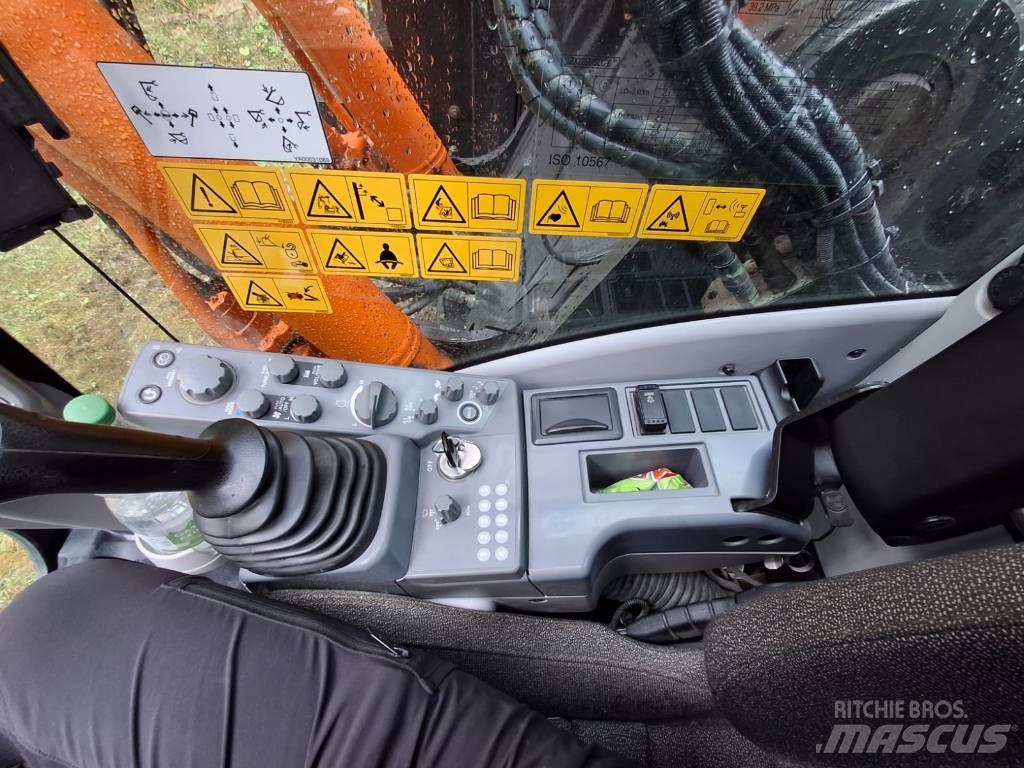 Hitachi ZX 225 US LC Kāpurķēžu ekskavatori