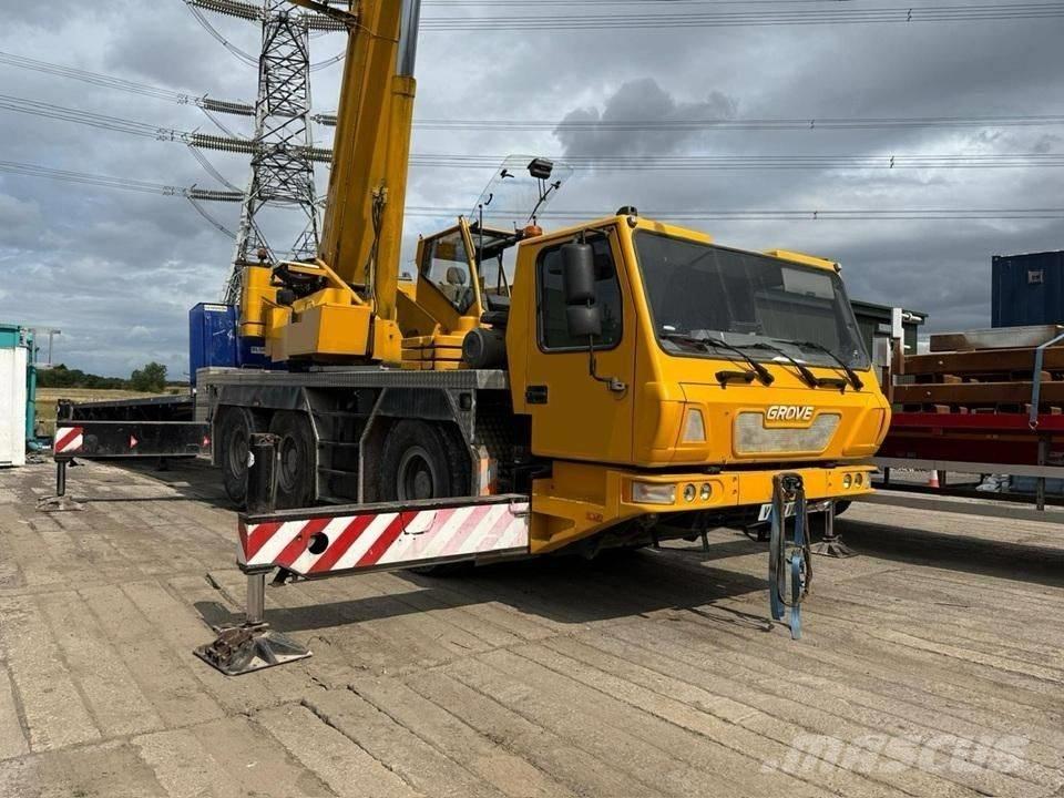 Grove GMK 3055 Visurgājēji celtņi
