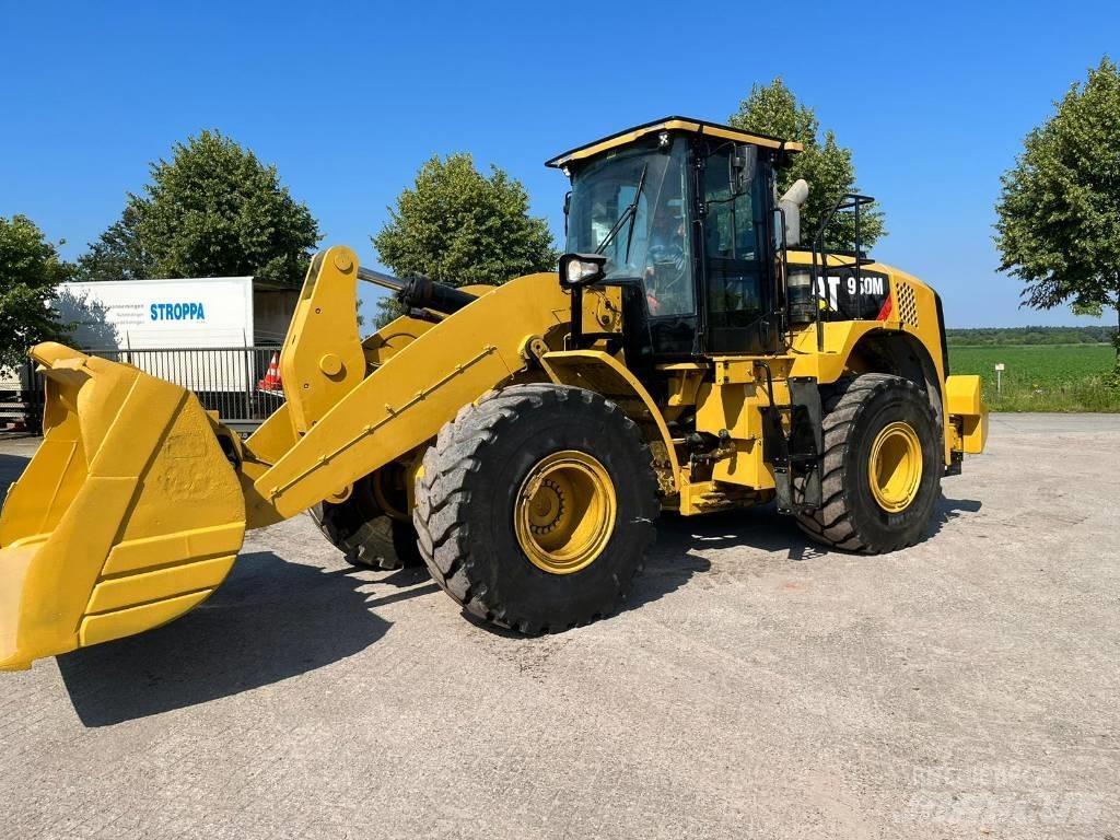 CAT 950M Iekrāvēji uz riteņiem