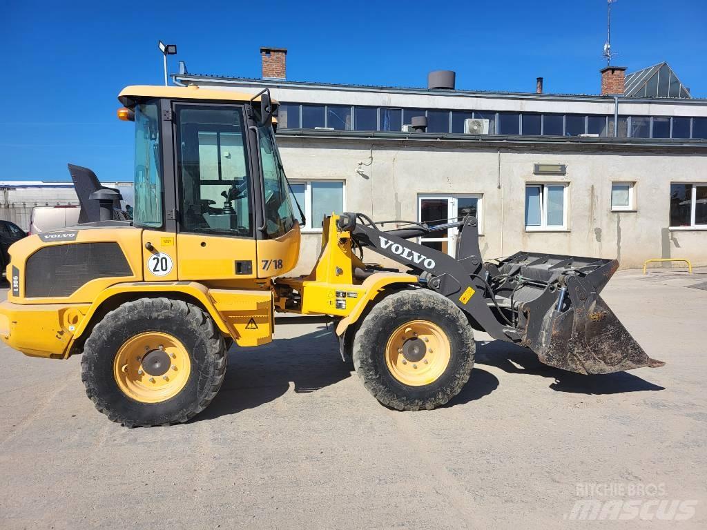 Volvo L 30 G Iekrāvēji uz riteņiem