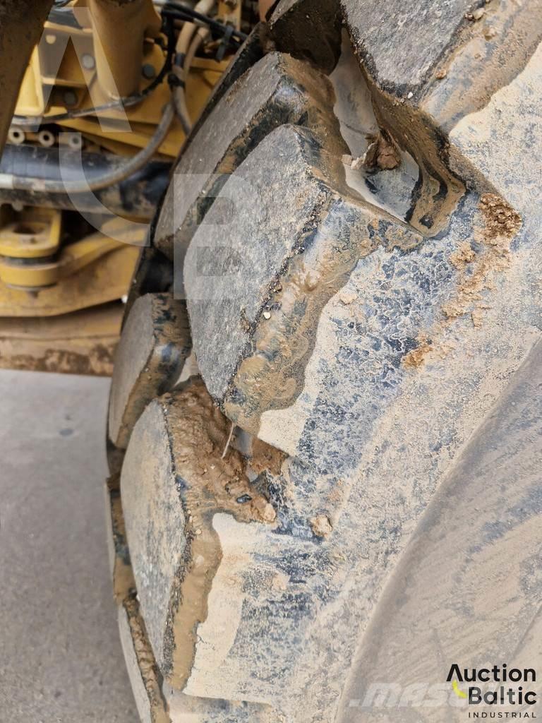 CAT 735C Artikulētie pašizgāzēji