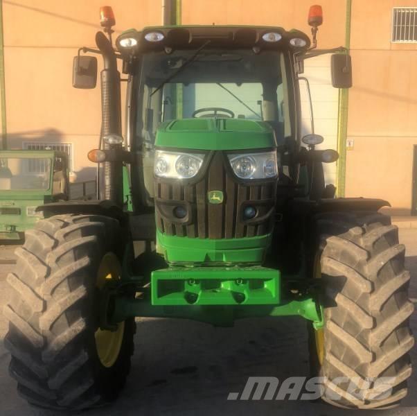 John Deere 6115 R Traktori