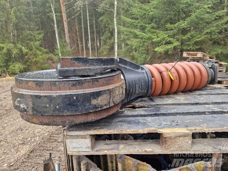 Hitachi ZX 300 Sliedes, ķēdes un šasija