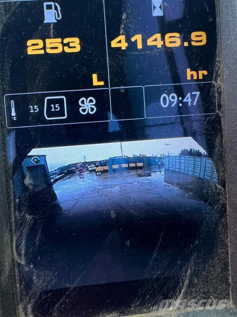 JCB JS 130 Kāpurķēžu ekskavatori