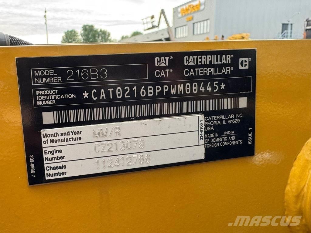 CAT 216B3 Iekrāvēji uz riteņiem