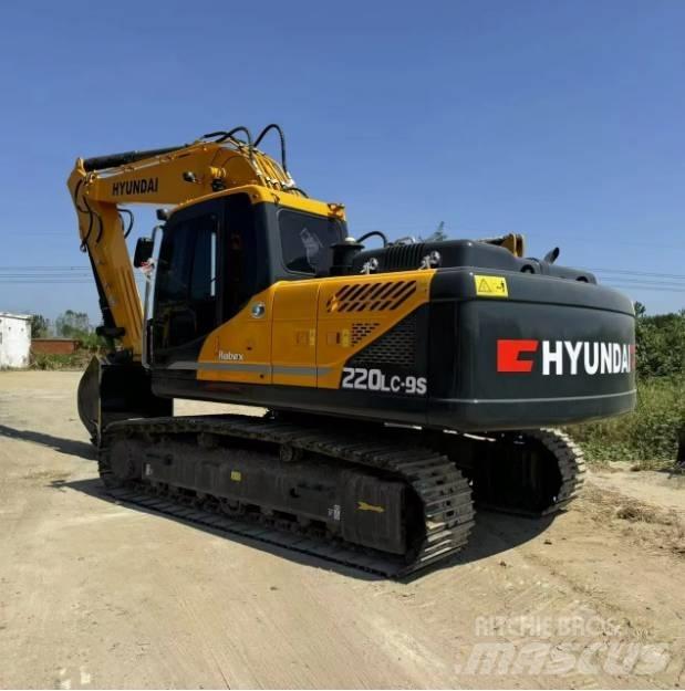 Hyundai R220-9S Kāpurķēžu ekskavatori