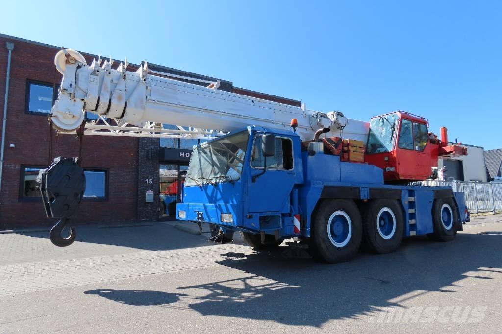 Liebherr LTM 1050-1 Visurgājēji celtņi