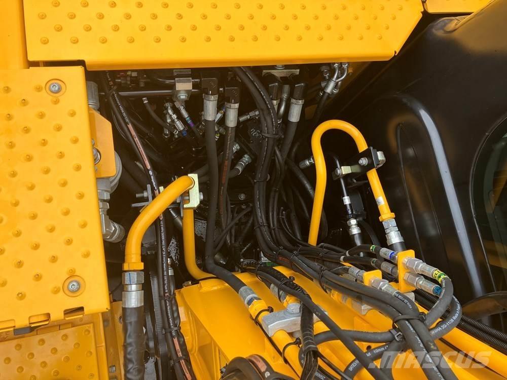 JCB JS145W Ekskavatori uz riteņiem