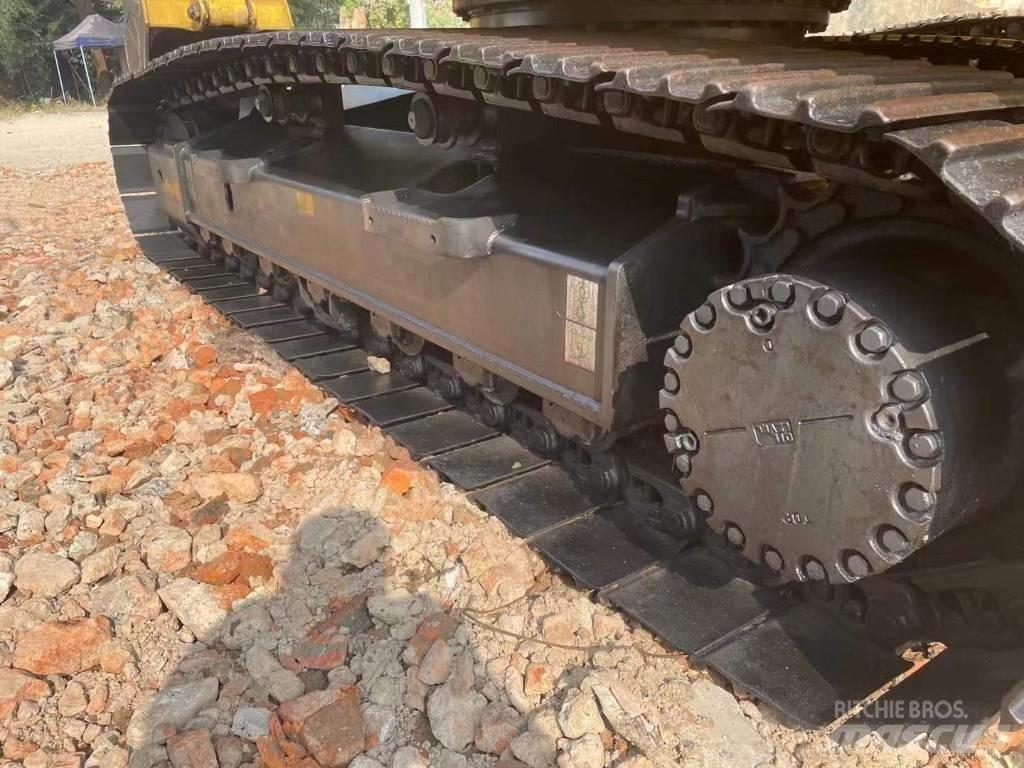 Komatsu PC 200 Kāpurķēžu ekskavatori