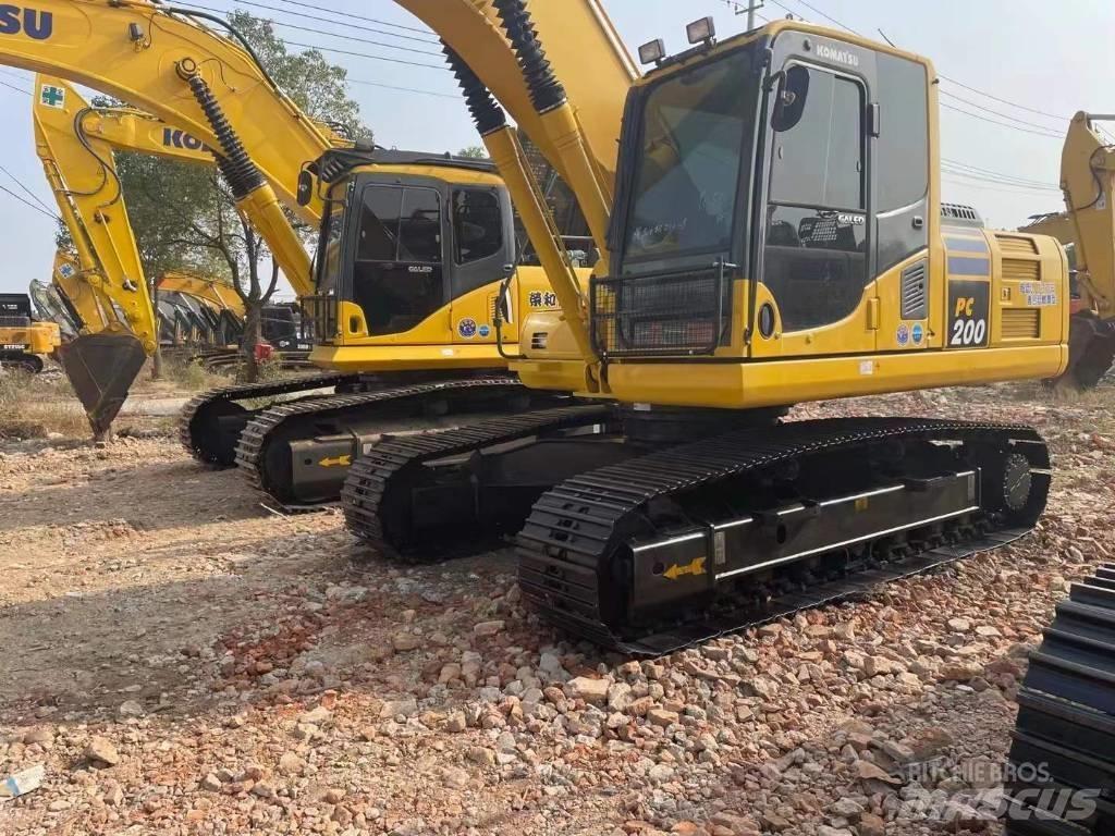 Komatsu PC 200 Kāpurķēžu ekskavatori