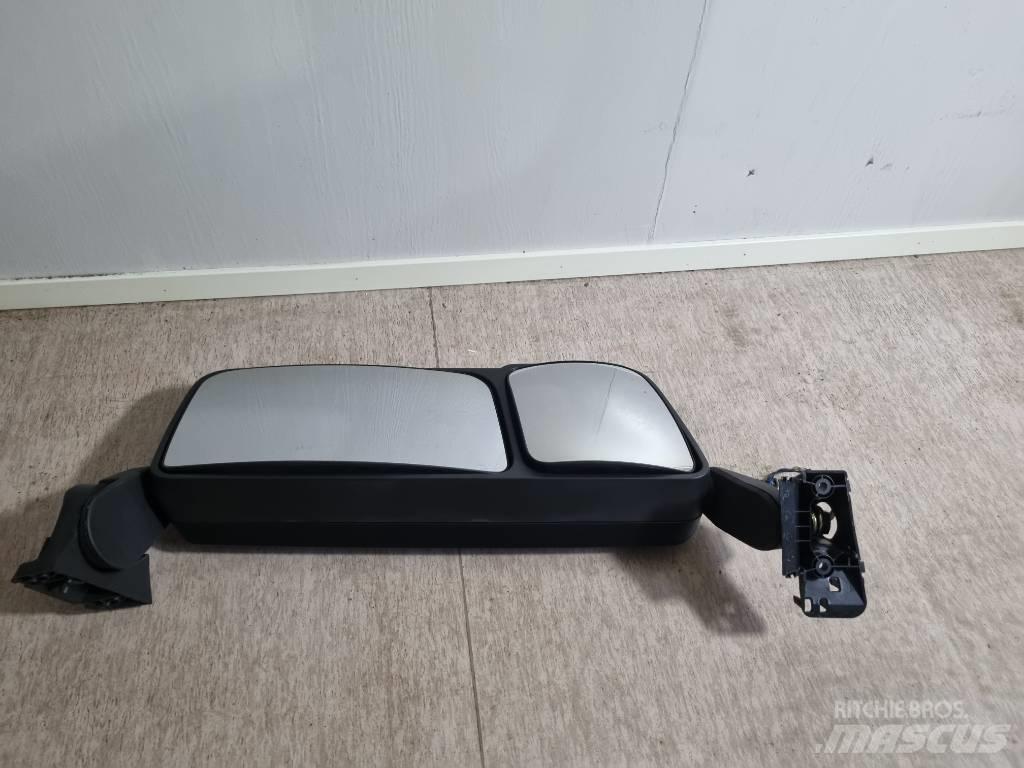 Mercedes-Benz MP4 Šasija un piekare