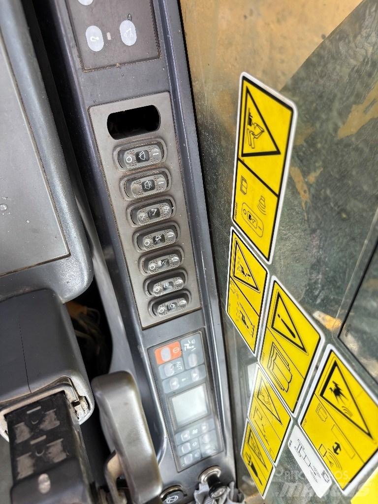 CAT 323 D LN Kāpurķēžu ekskavatori