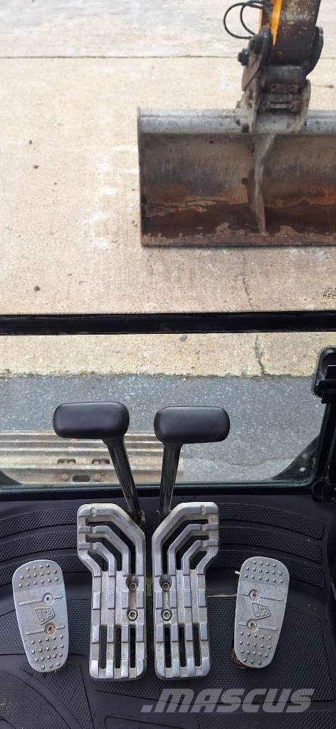 JCB JS 131 LC Kāpurķēžu ekskavatori