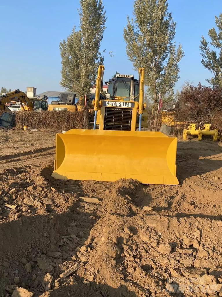 CAT D 6 G Kāpurķēžu buldozeri
