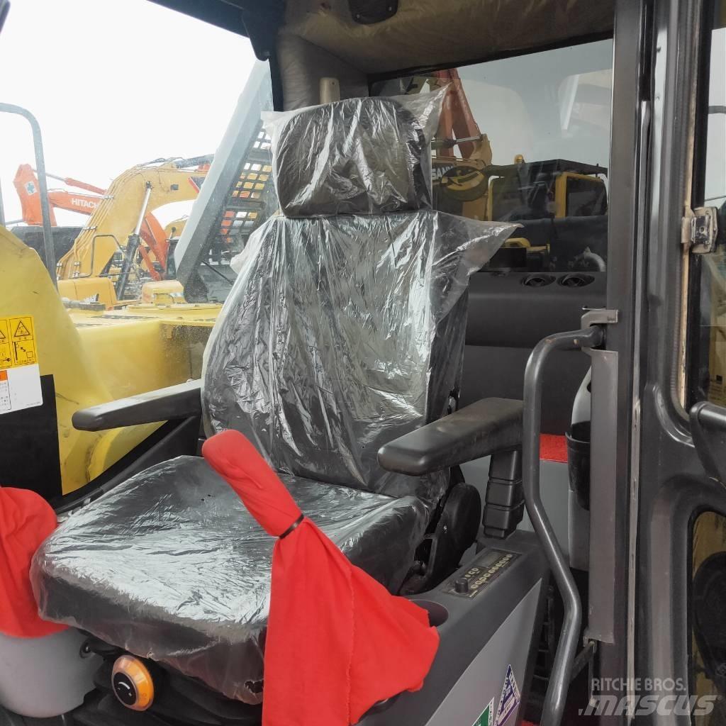 Komatsu PC200-8 Kāpurķēžu ekskavatori