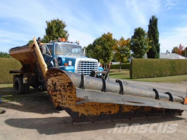 Ford LTL 9000 Sniega naži un tīrītāji