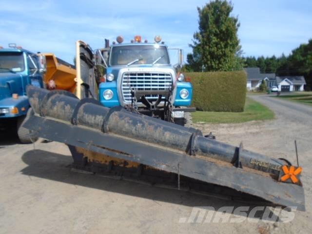 Ford LTL 9000 Sniega naži un tīrītāji