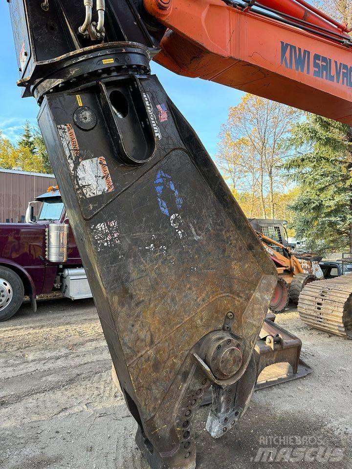 Hitachi EX 200 Demontāžas ekskavators