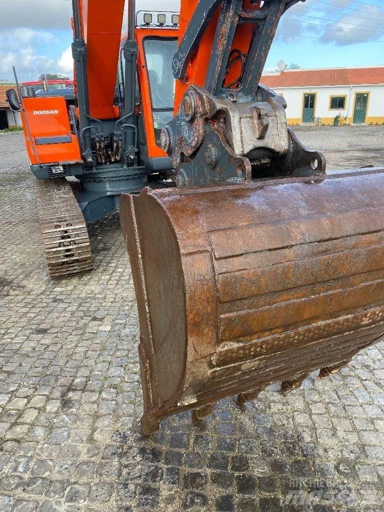 Doosan DX 220 NLC Kāpurķēžu ekskavatori